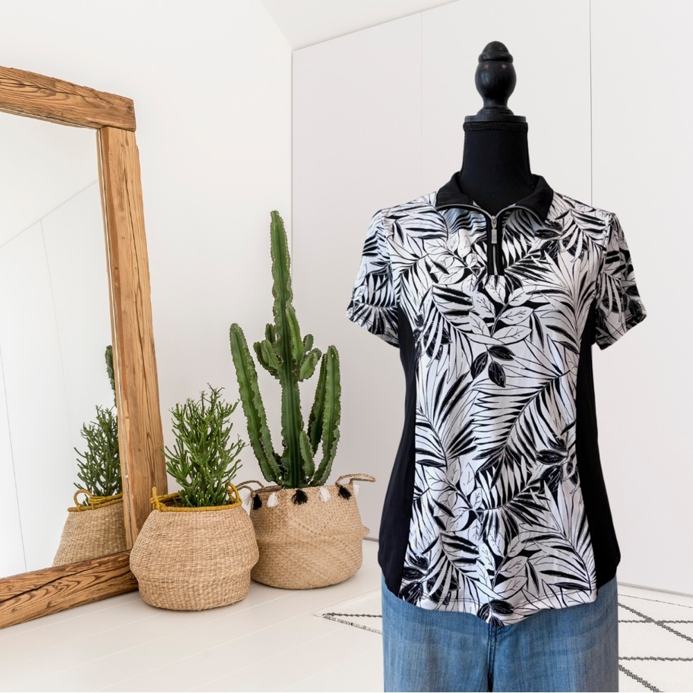 Chico’s Weekend Short Sleeve Leaf Print Stretch 1/4 Zip Collared Polo Top